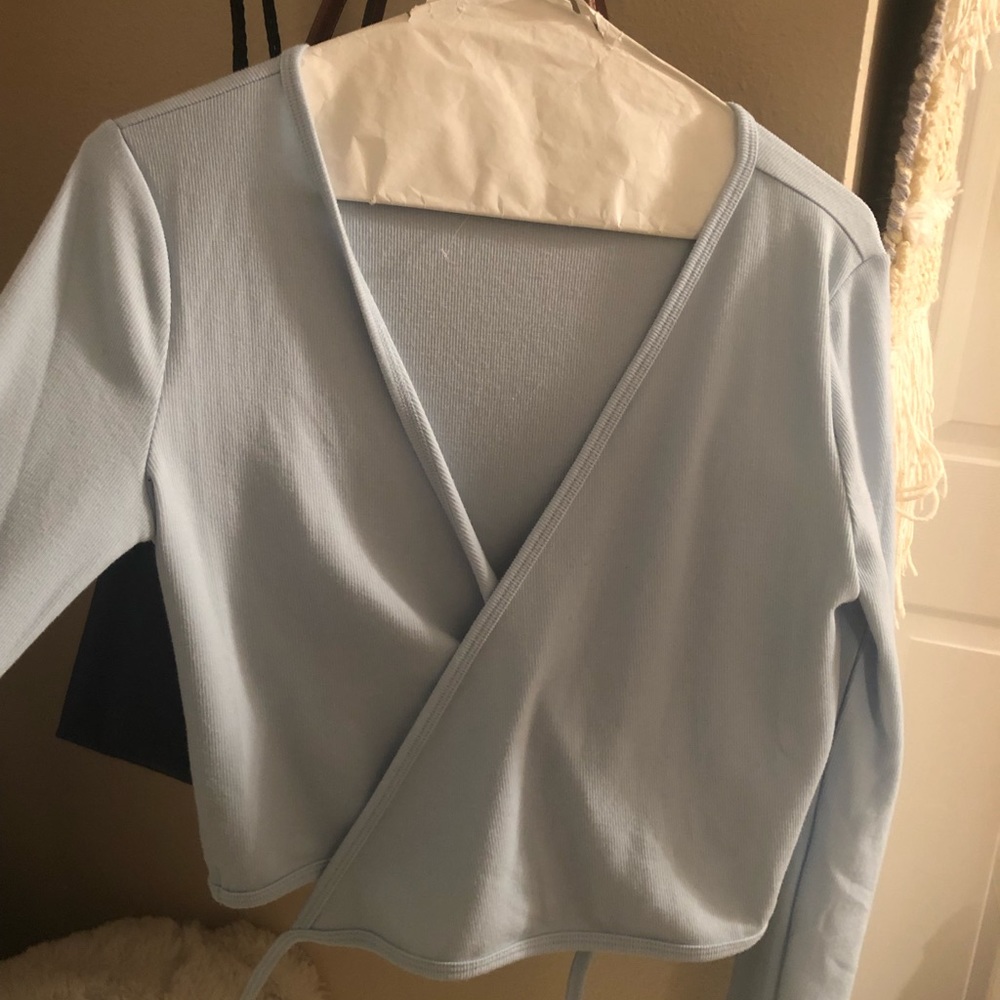 Long sleeve tie up crop top